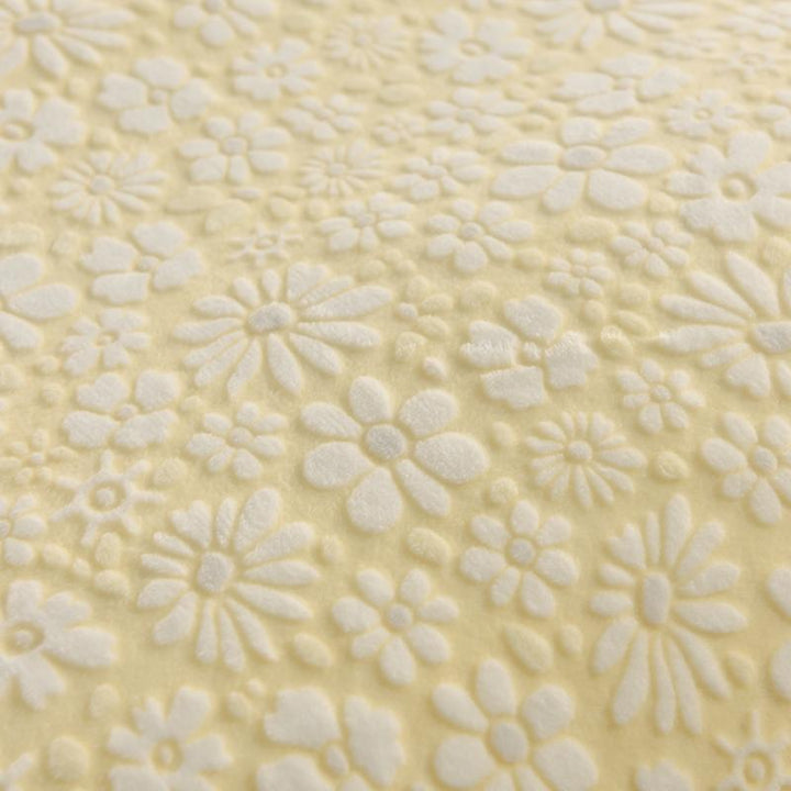 Detailed shot of the carved floral pattern on this skin-friendly velvet bedding set
