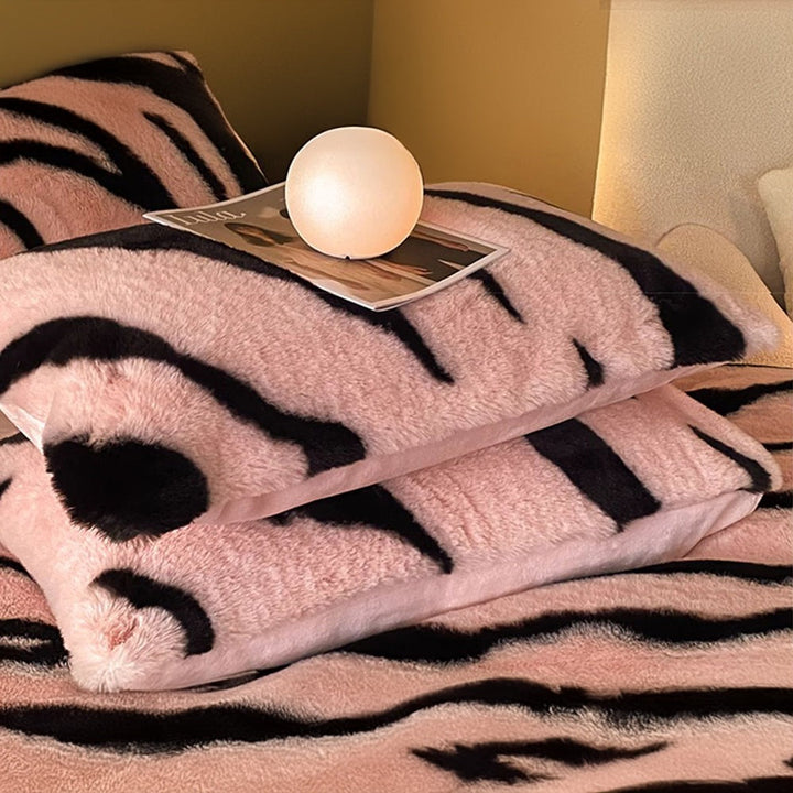 Elegant zebra animal print faux fur bedding, super king size bed sheet set for a luxurious feel