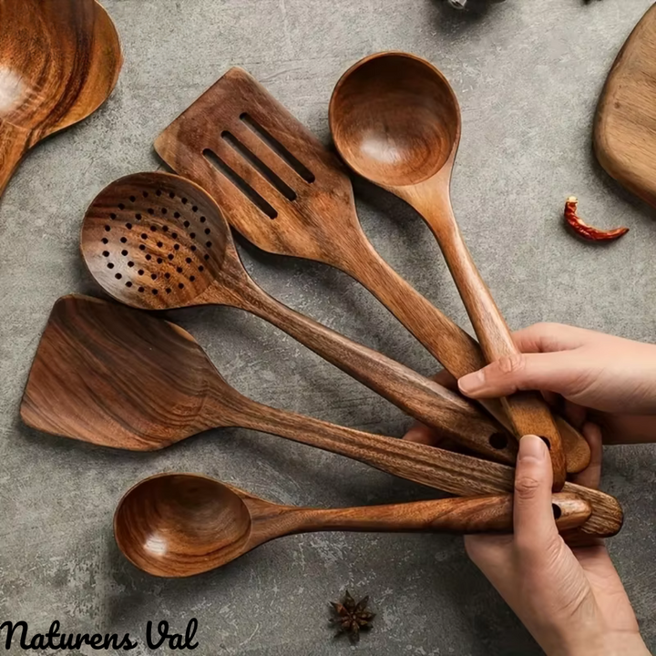 Ergonomic teak wood spatula, natural & sustainable for non-stick cookware. A durable kitchen tool.