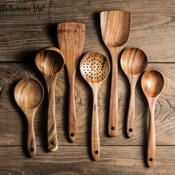 Handcrafted teak wood ladle for soups & stews. Sustainable & heat-resistant, a natural kitchen essential.