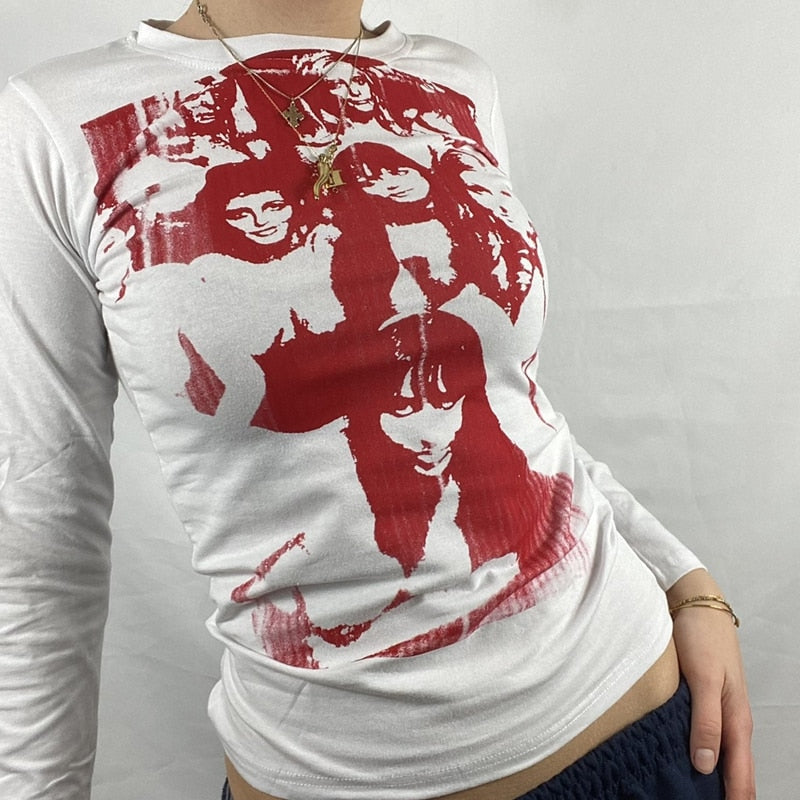 Chic women's 90s vintage O-neck short sleeve top. Retro style perfect for effortless casual summer wear.