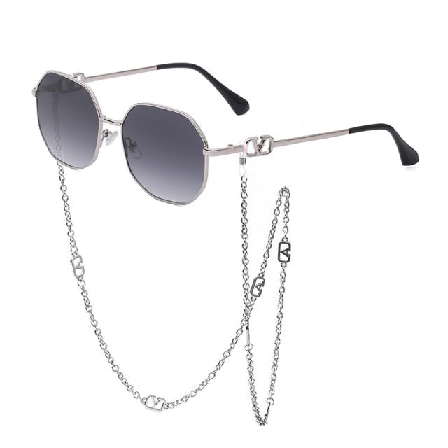 Gradient mirror sunglasses, combining style & UV400 protection for ultimate eyewear.