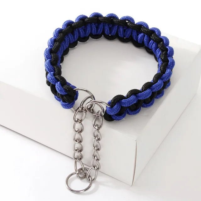 Heavy-duty adjustable nylon pet collar for large dogs, ideal for robust training and security.