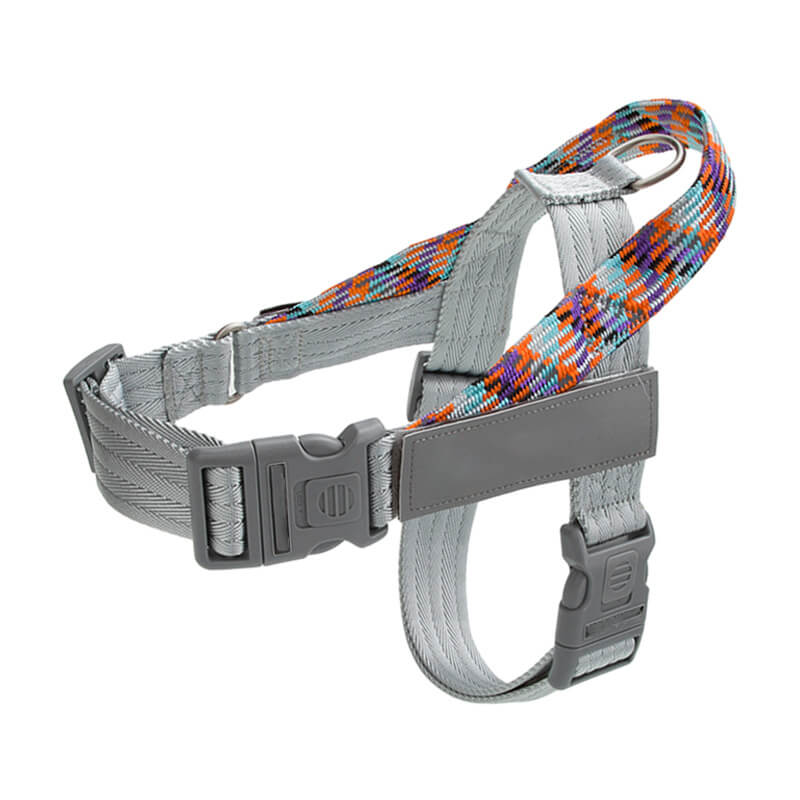 Detail of reflective stitching on the anti-pull dog harness, enhancing visibility for large dogs