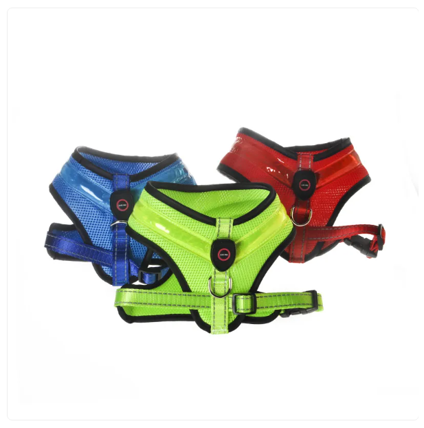 Comfortable reflective dog harness, perfect for daily walks, offering maximum pet safety and breathability.