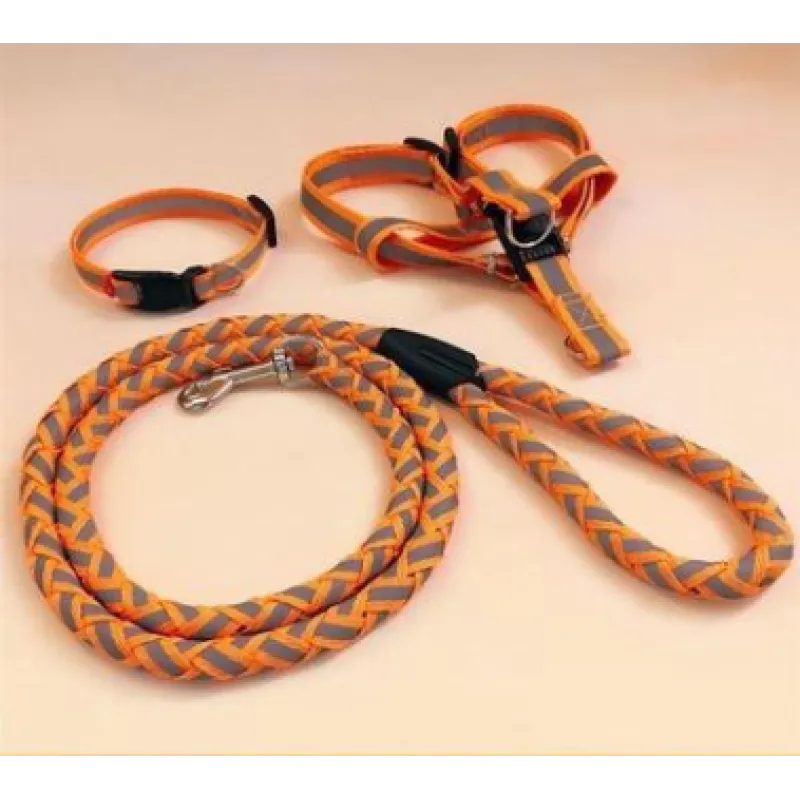 Ergonomic reflective dog harness and matching leash, designed for pet comfort and secure outdoor dog activities.