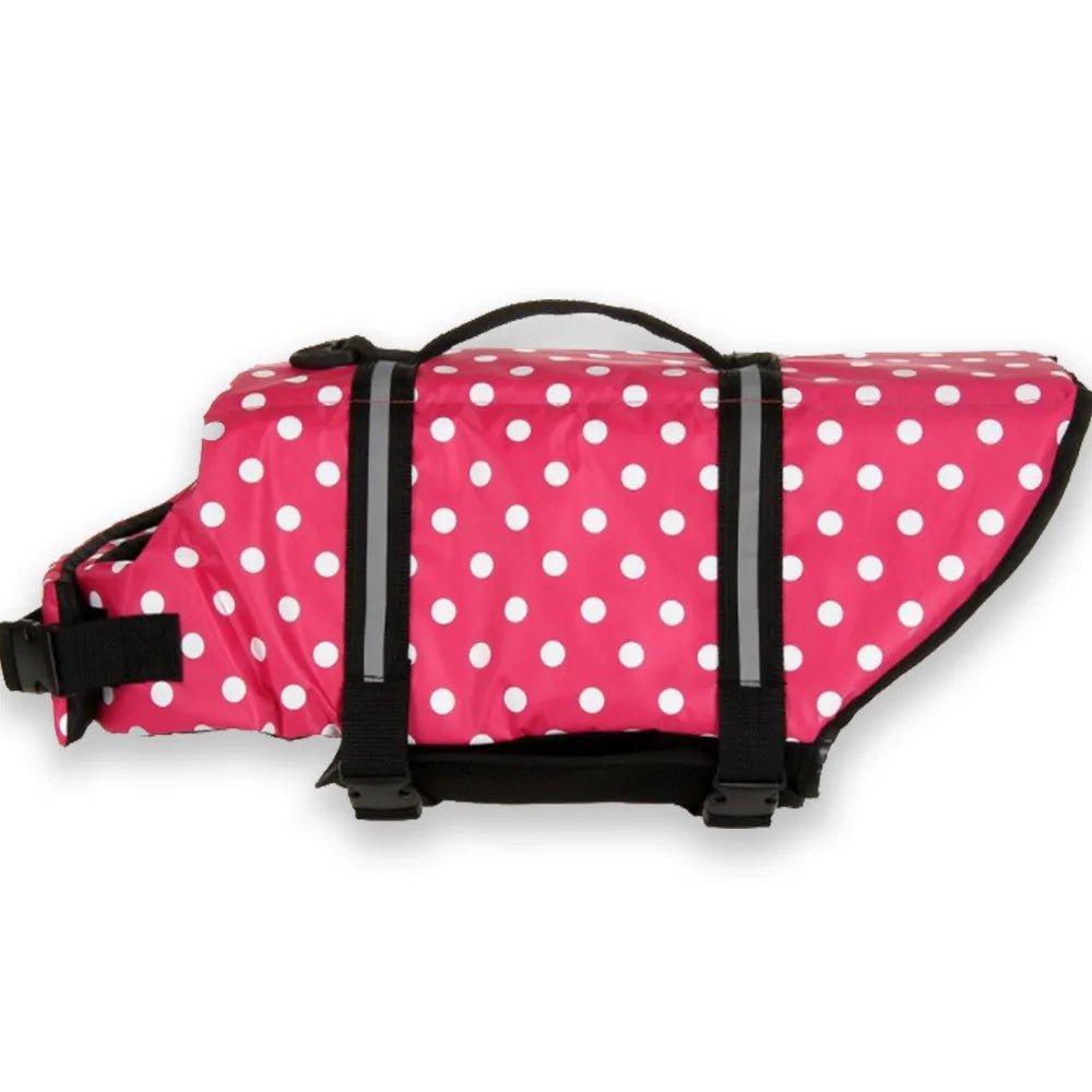 Packaging for a reflective dog life vest, highlighting features like pet safety and visibility.