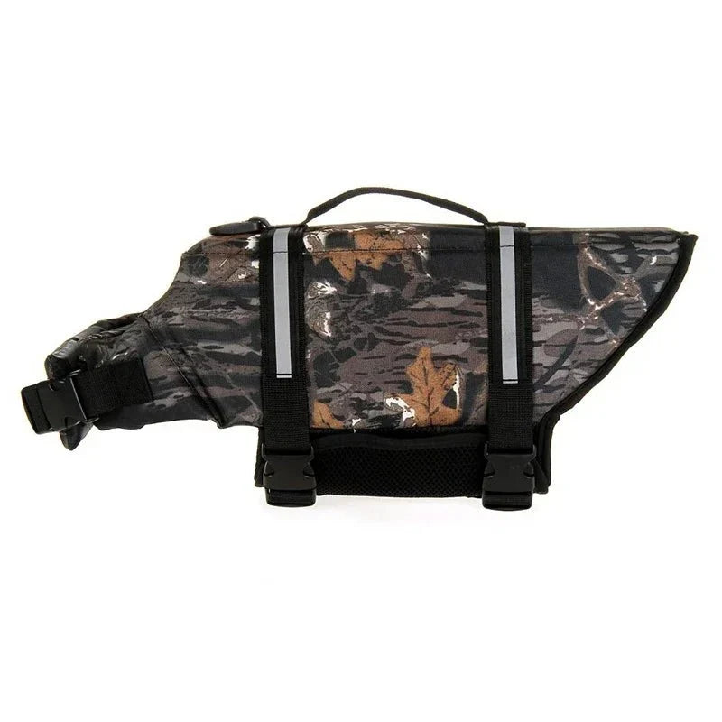 Adjustable reflective dog swim vest, perfect for all sizes of dogs enjoying water activities