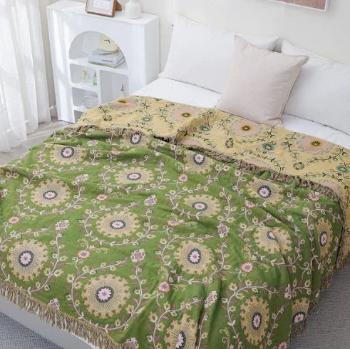 Premium reversible Scandinavian bird blanket, cotton throw for cozy home decor and versatile use.