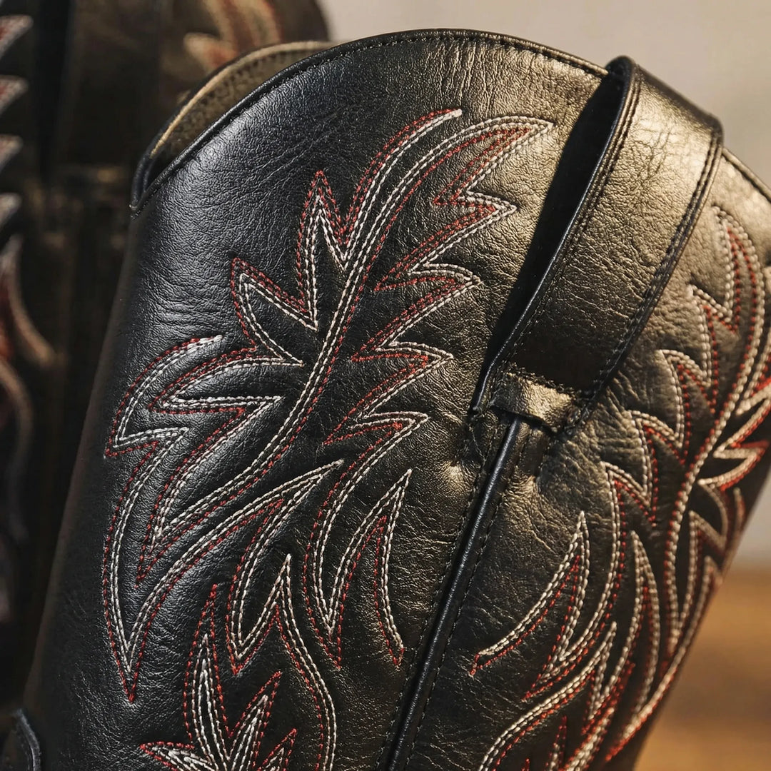 Casual men's calf-length cowboy boots with country-style embroidery, ideal for a rugged or fashion look.