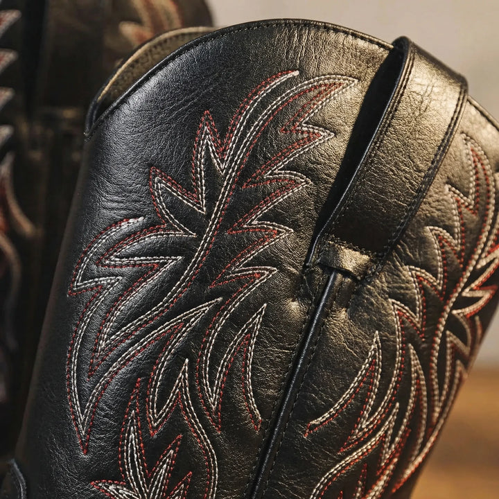 Casual men's calf-length cowboy boots with country-style embroidery, ideal for a rugged or fashion look.