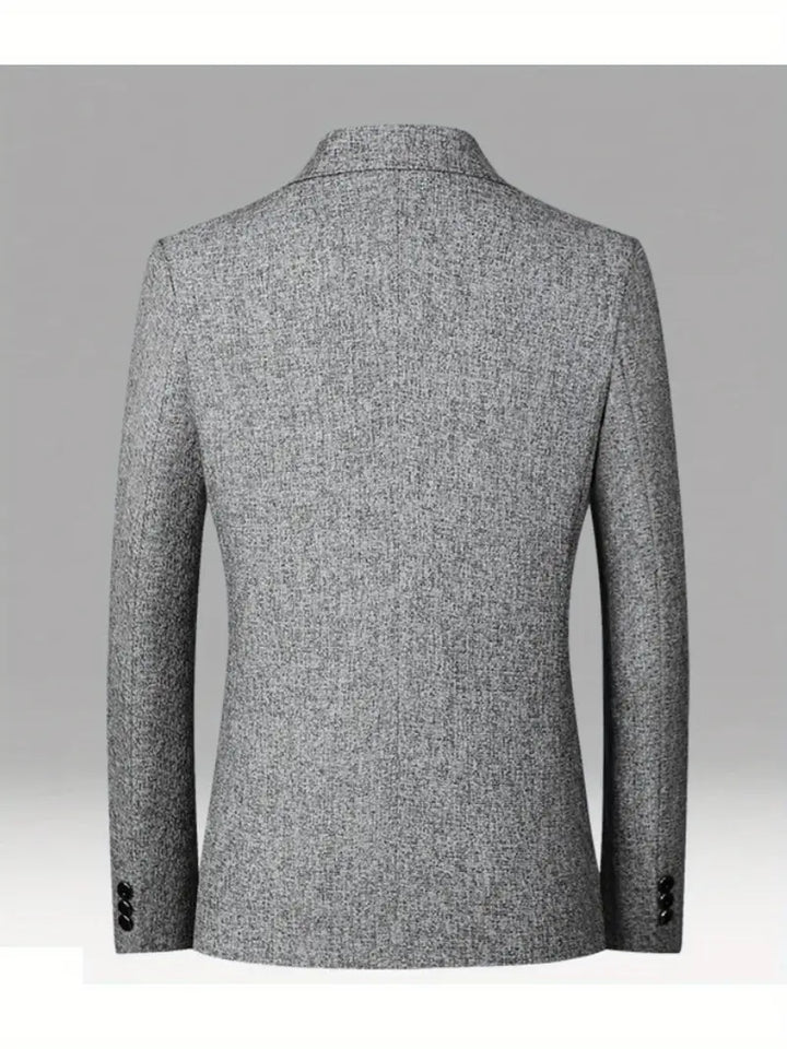 Versatile men's smart casual blazer, a modern slim fit tailored jacket for various occasions.