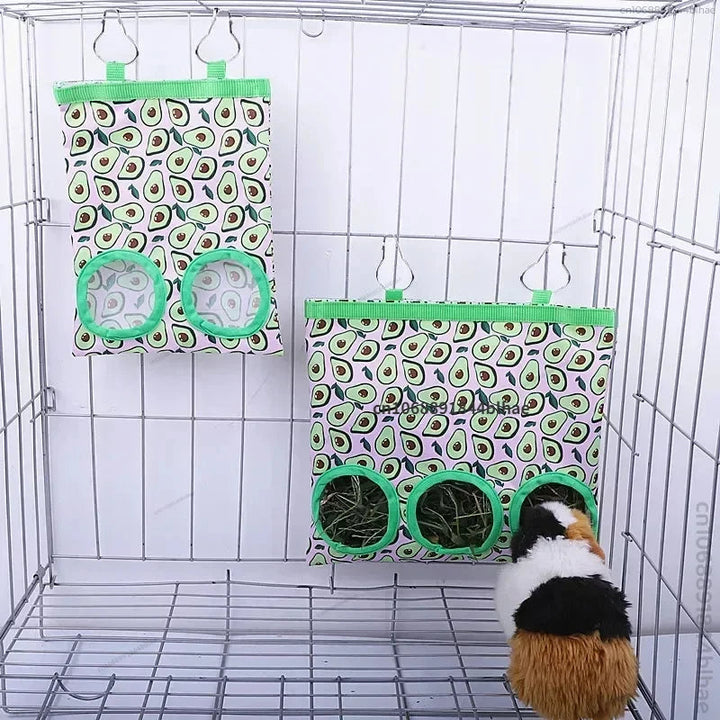 Pet feeding solution: durable Oxford fabric hay bag with strong metal clips