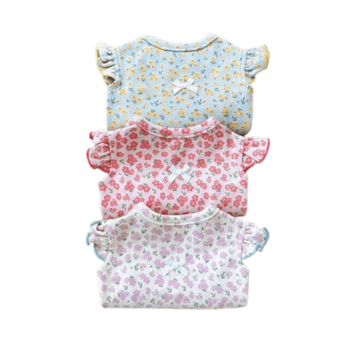 Comfortable floral dog vest for medium pets, showcasing a cute and stylish design.