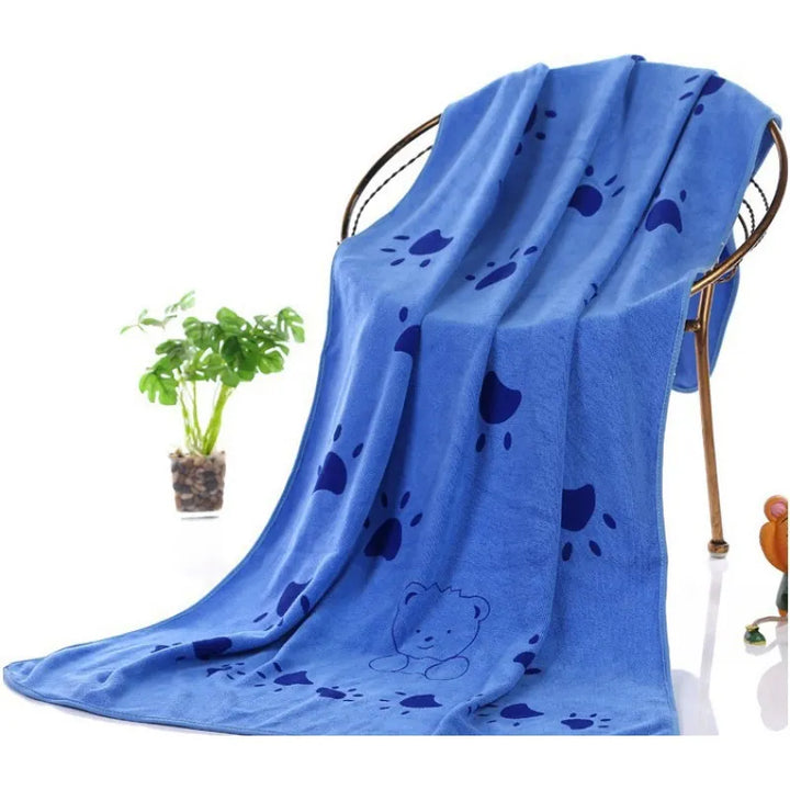 Children's soft animal motif comfort blanket, perfect for toddlers' cozy time and stroller rides.