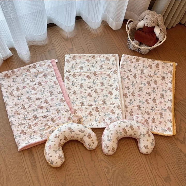 Portable pet bed, plush coral fleece for travel, cozy and washable for dogs & cats