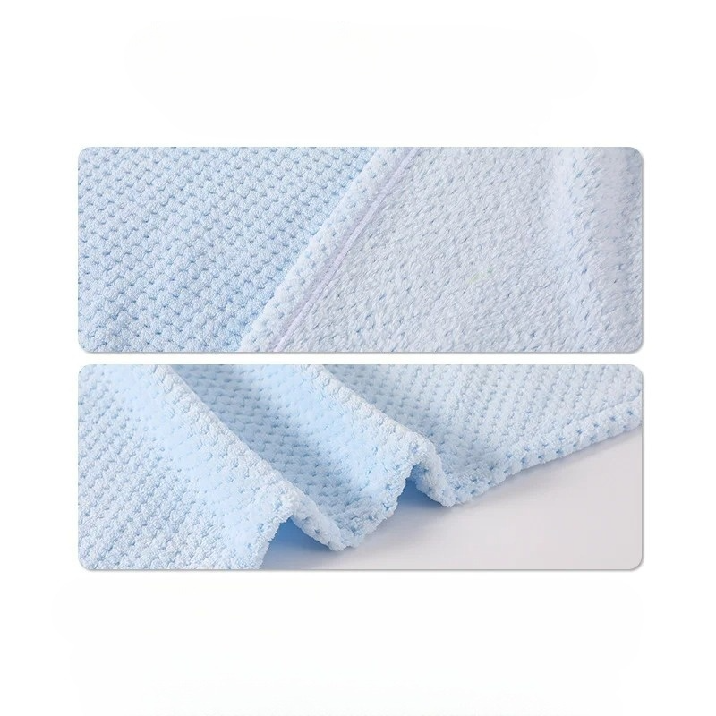 Beige pet fleece blanket, a soft and breathable bed cover for ultimate pet comfort.