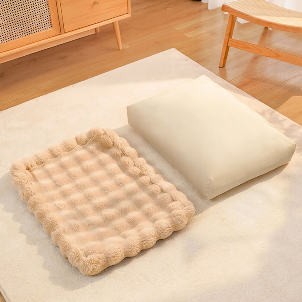Comfortable pet mat made of faux rabbit fur, durable and machine washable dog bed