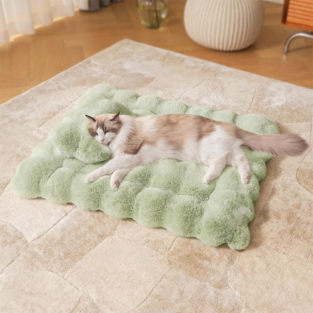 Foldable faux rabbit fur pet mat, easy-to-store dog & cat bed with built-in pillow