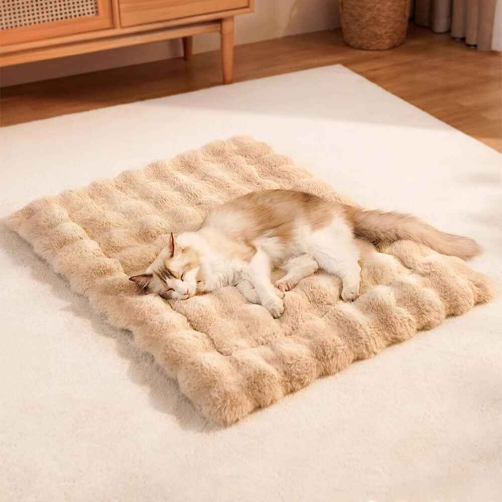 Portable pet faux rabbit fur mat, lightweight dog & cat bed with integrated pillow