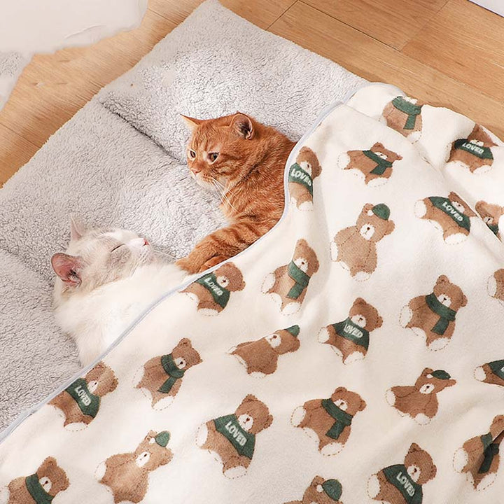 Plush warm pet blanket in grey, perfect as a cat or dog bed, enhancing animal comfort
