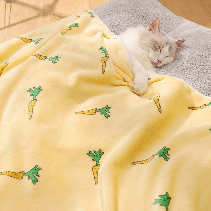 Fluffy pet blanket, white, for dog beds and cat beds, providing ultimate animal comfort