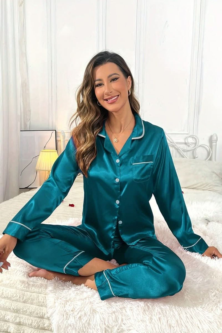 Women's comfortable pajama set, soft loungewear with pockets for relaxed home wear and ultimate coziness.