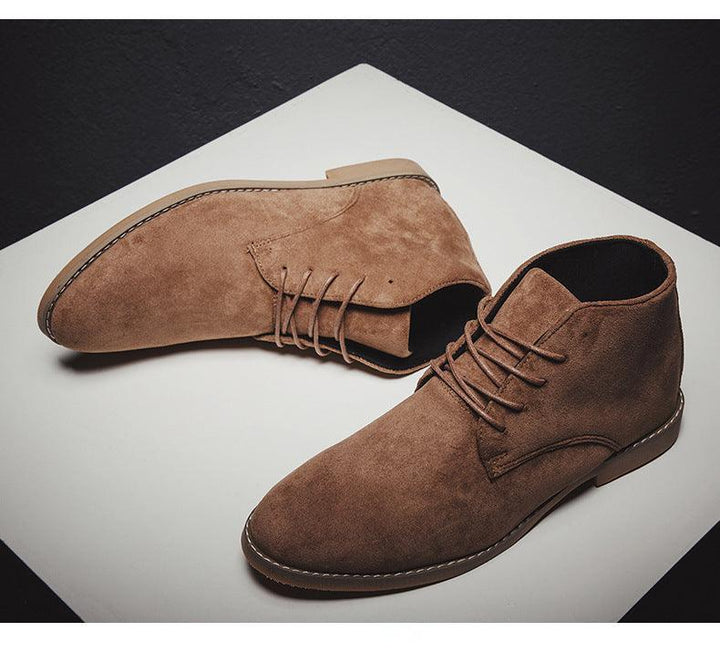 Fashionable men's boots with a stylish design, suitable for versatile everyday use. Comfortable men's footwear.