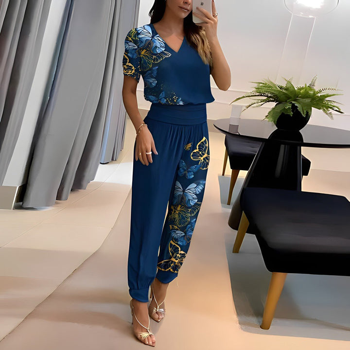 Cozy women's matching two-piece set with a comfortable top and bottom, perfect for relaxed casual wear and everyday style.