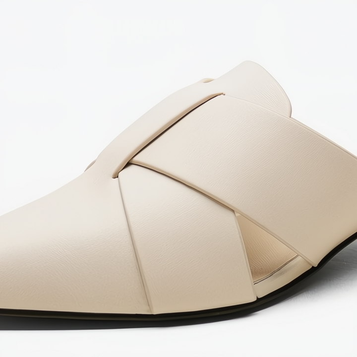 Lightweight women's flat walking sandals with a low heel, ensuring comfortable steps for daily use.