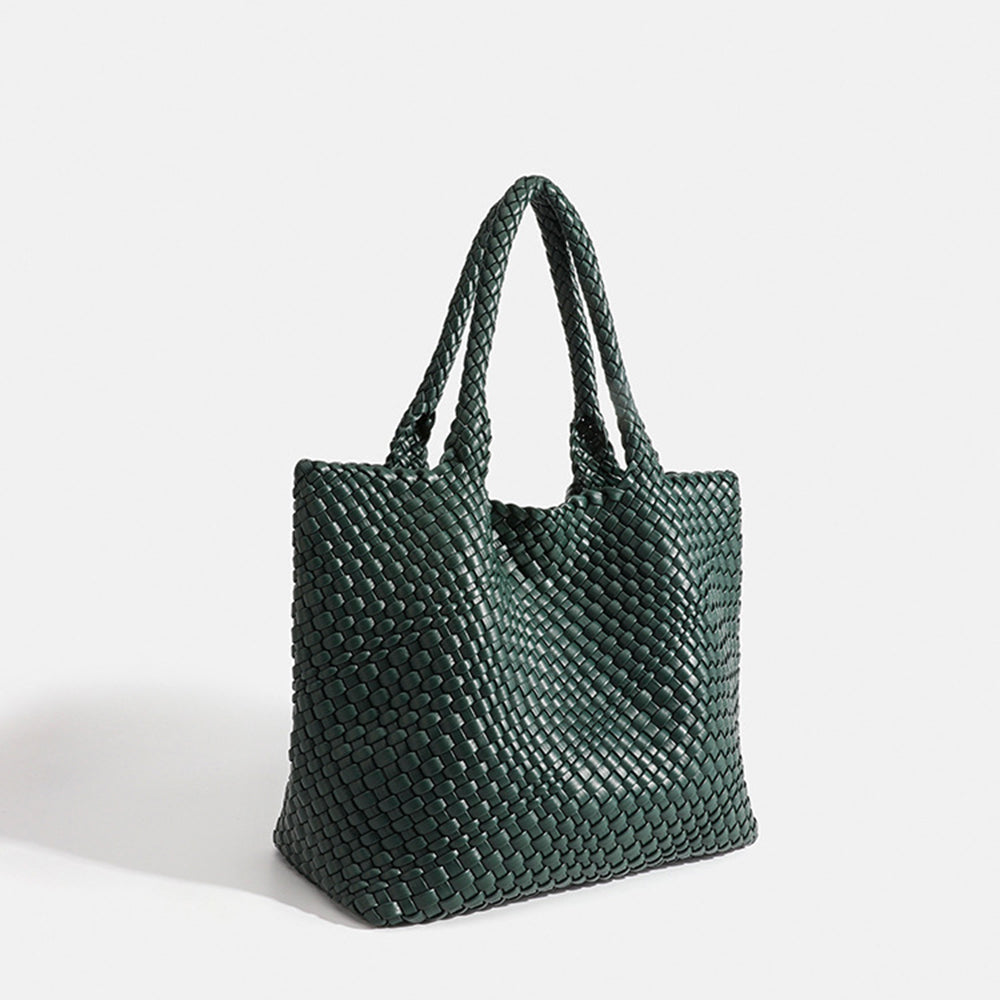 Chic women's large woven handbag, a versatile and spacious shoulder bag for all occasions.