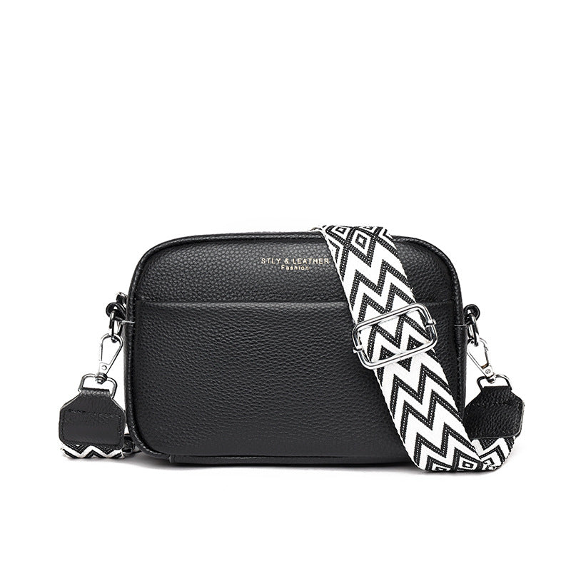 Durable women's everyday crossbody bag, high-quality material for lasting style and use.