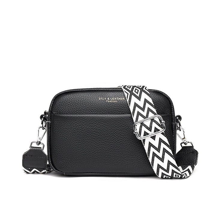 Durable women's everyday crossbody bag, high-quality material for lasting style and use.