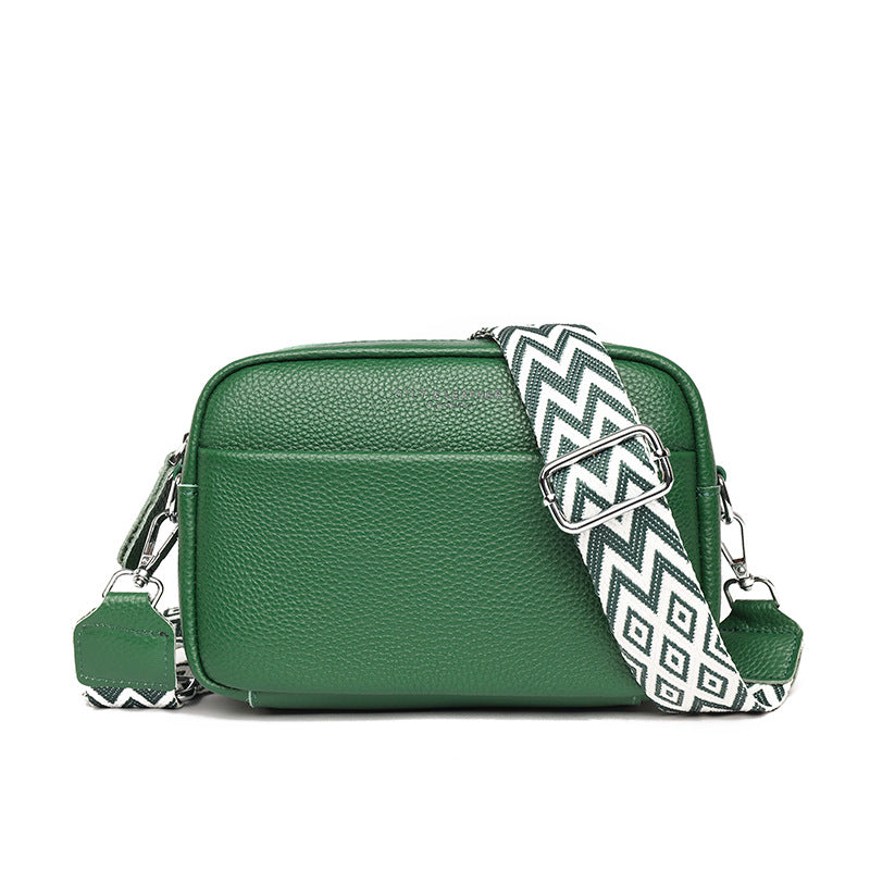 Casual women's versatile shoulder bag, a practical everyday accessory for effortless style.