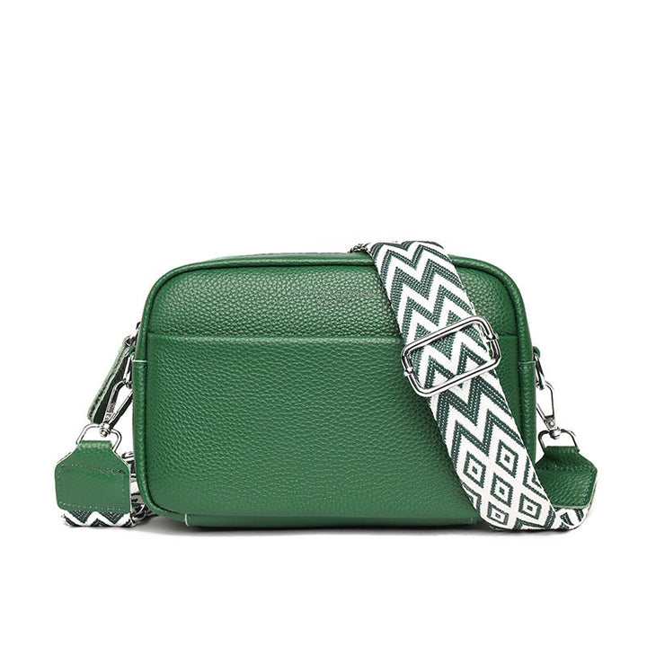 Casual women's versatile shoulder bag, a practical everyday accessory for effortless style.