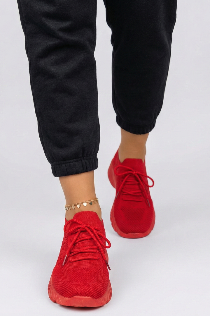 Women's durable lace-up sneakers, blending fashion and comfort with a stable grip for versatile everyday activewear.
