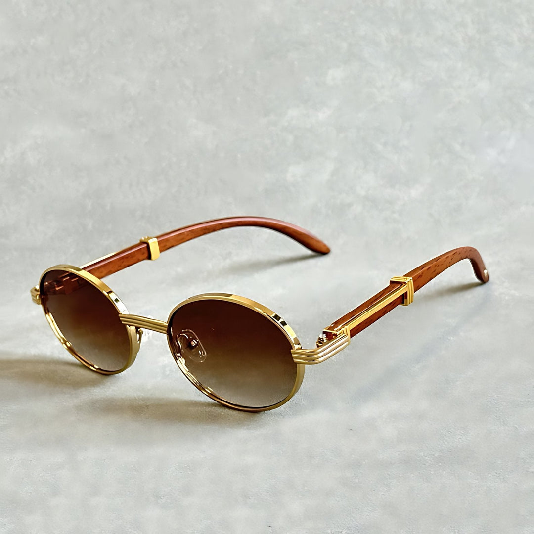 Versatile unisex round gold frame sunglasses, ideal for any style. Provides essential UV400 eye protection.