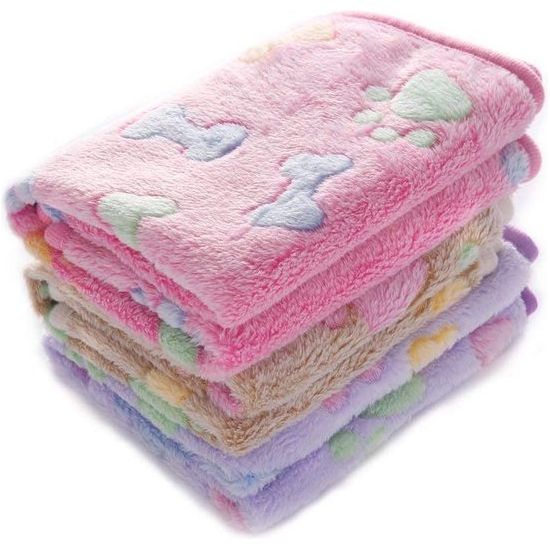 Super soft fleece pet blanket set in coral velvet for dogs and cats, machine washable cozy bedding