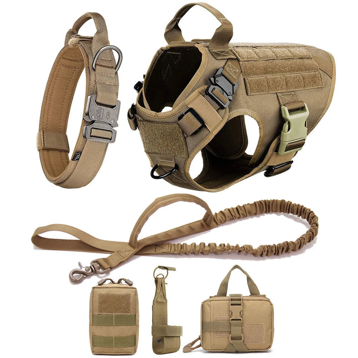 Adjustable tactical dog harness and matching leash, comfortable pet supplies for large dogs