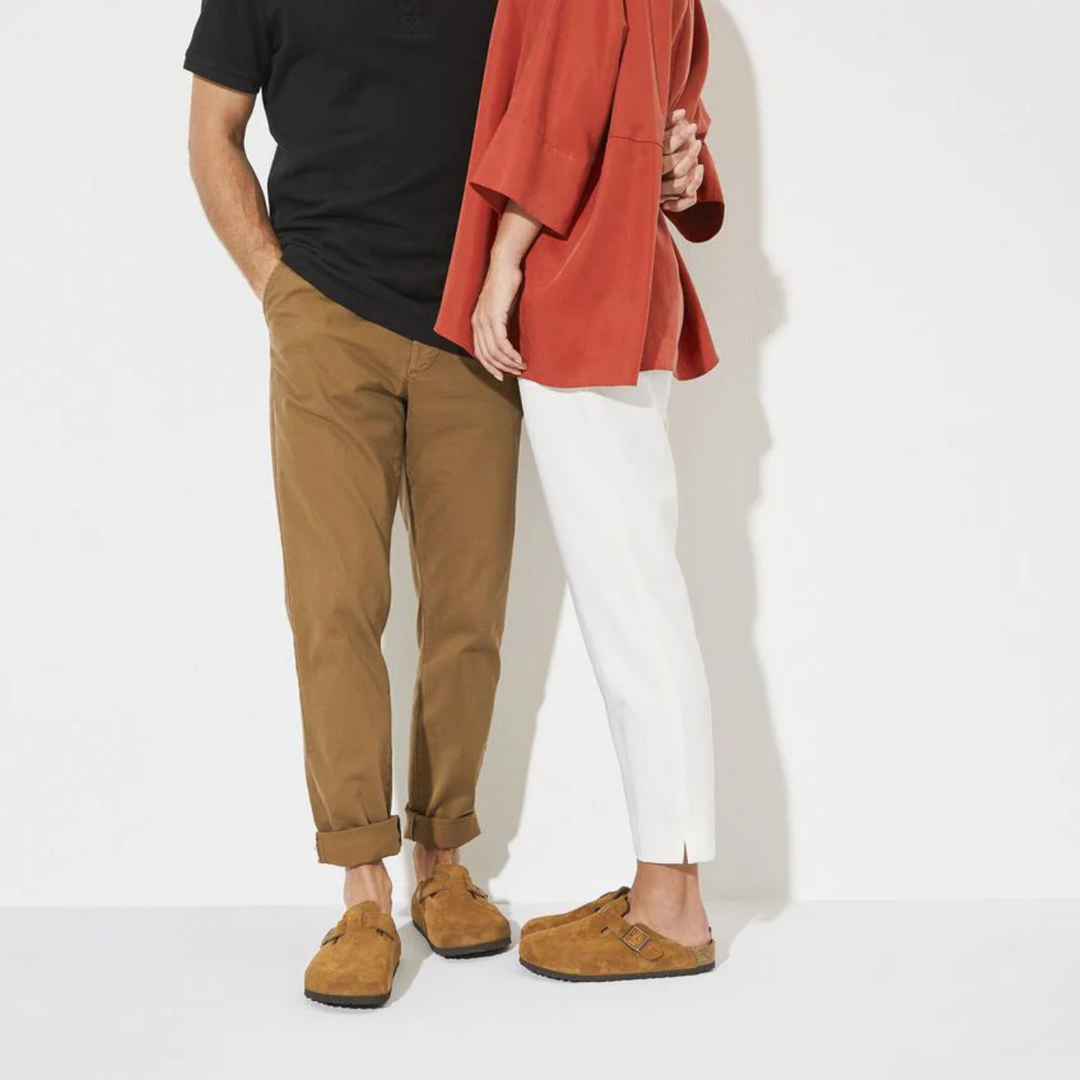 Women's taupe clogs: ultimate comfort shoes featuring a well-cushioned anatomical footbed.