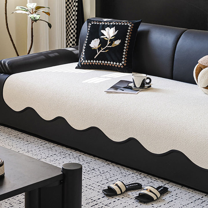 Textured teddy fleece sofa protector, water-repellent and soft to the touch for comfort