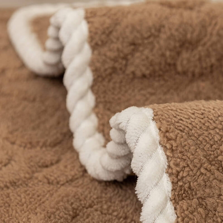 Non-slip sofa cover for sectionals, featuring a thickened plush fabric for pet owners, enhancing home decor.