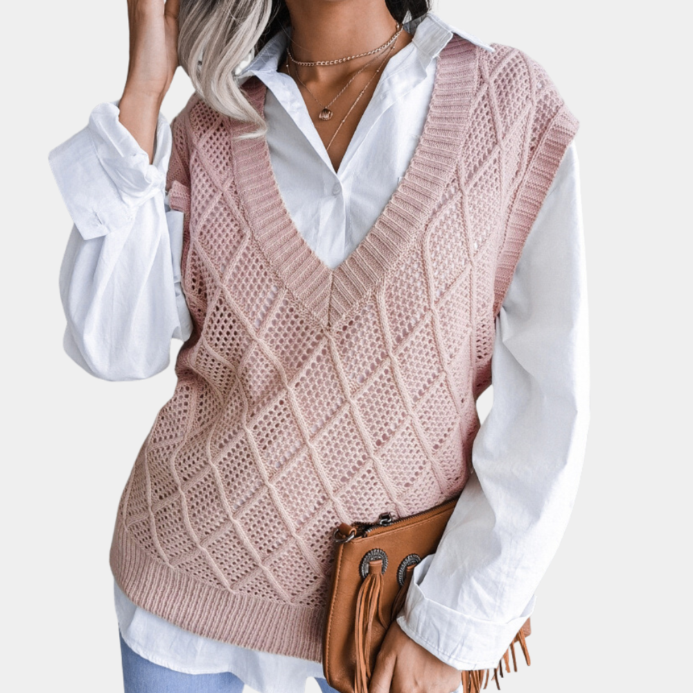 Versatile women's pullover, a chic knitted sweater perfect for layering and cozy everyday winter wear.