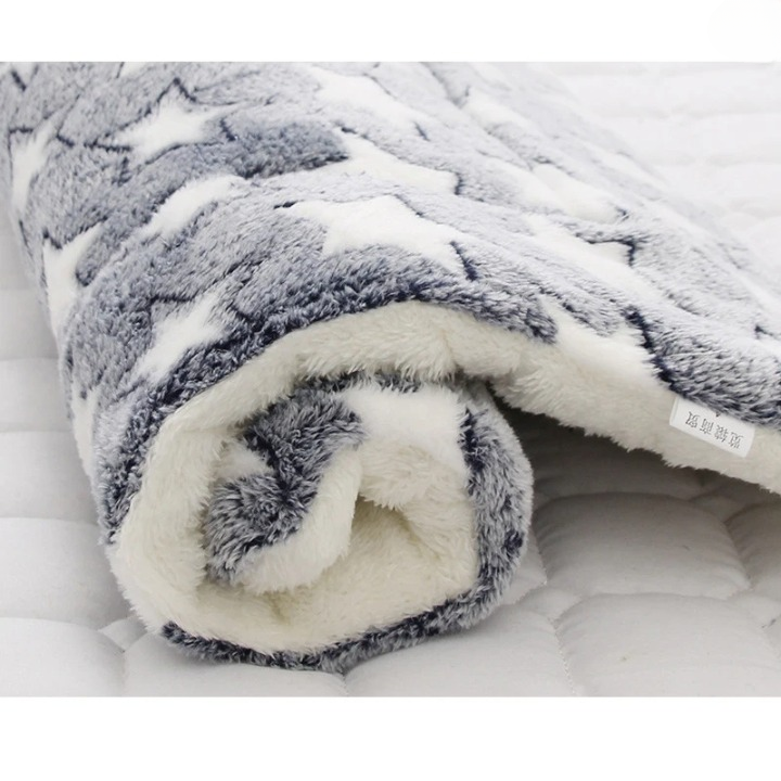 Cat supplies: ultra-soft, machine washable pet bed for feline comfort and stress relief