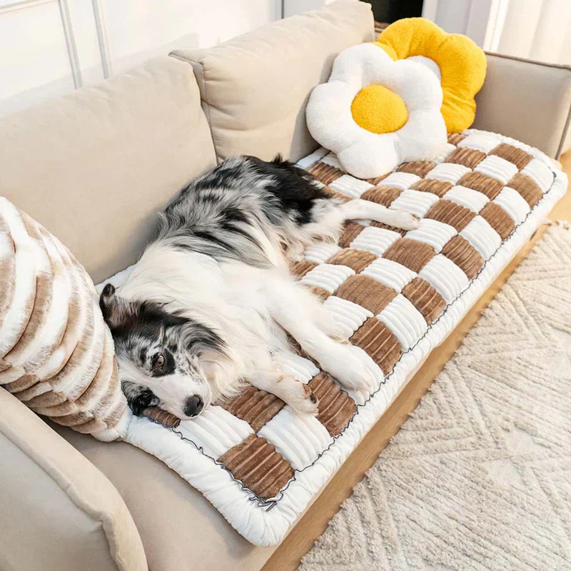 Ultra-soft gray pet blanket for dogs & cats, cozy & warm on a wooden floor