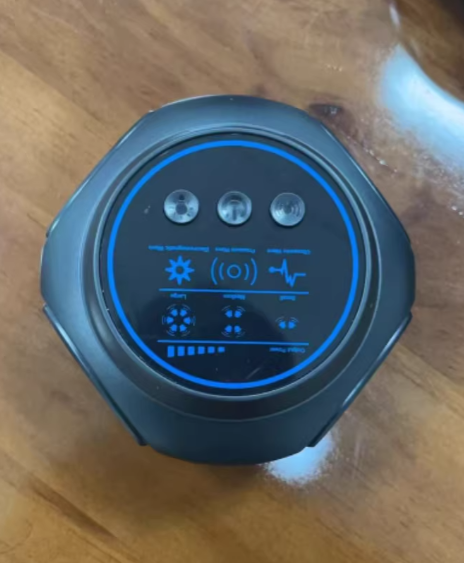 Electronic pest control device using ultrasonic sound and strobe light to repel rodents, ensuring home protection.