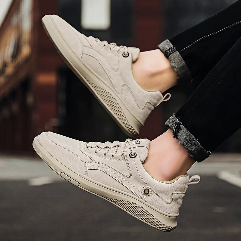 Fashionable 1987 retro sneakers, a must-have for unisex vintage-style casual footwear.