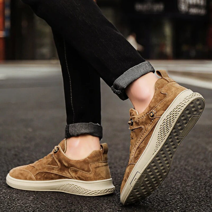Lifestyle 1987 retro sneakers, combining unisex style with all-day comfort for active wear.