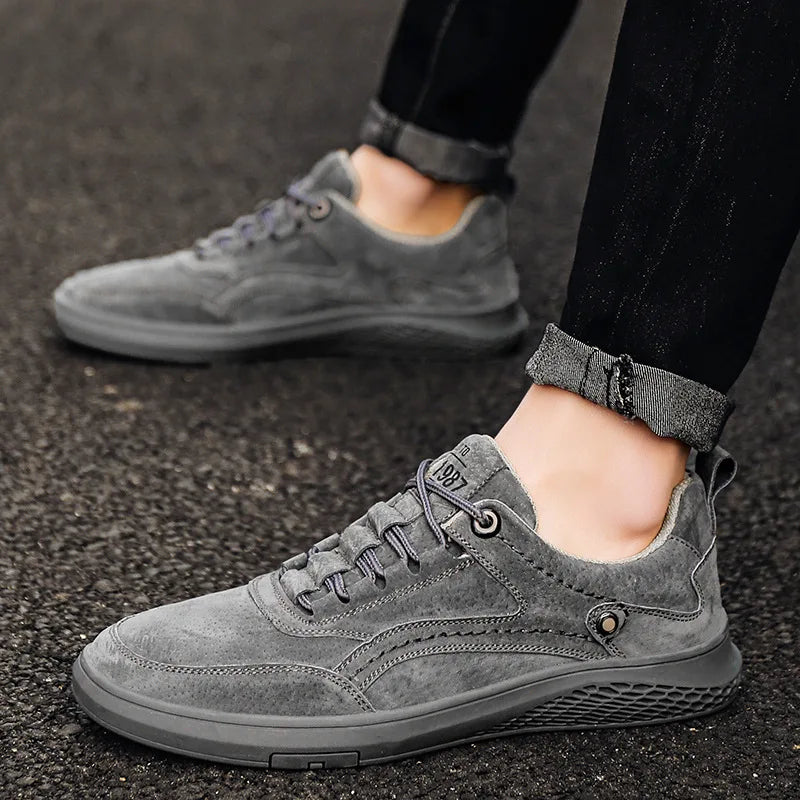 Comfortable unisex retro sneakers, perfect for lifestyle and athleisure, offering vintage style.