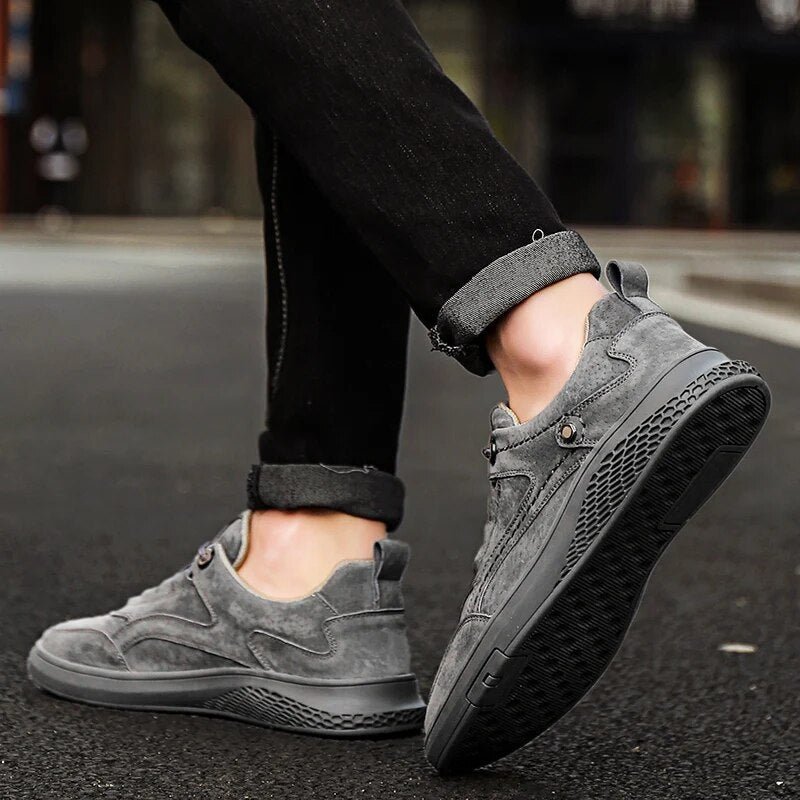 Step into comfort with these 1987 retro unisex casual sneakers, great for walking and lifestyle.